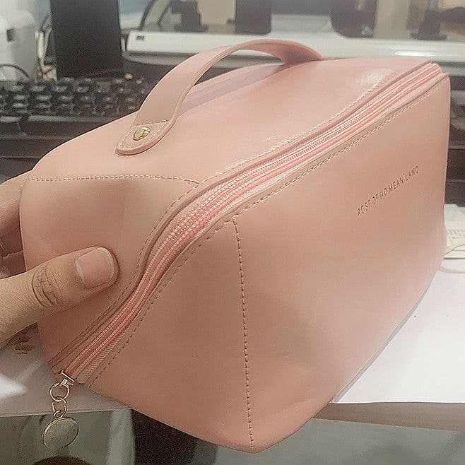 image-PU Leather Cosmetic Bag Large Capacity Travel Makeup Storage Case