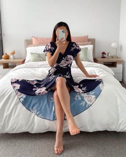 image-Women's V-Neck Short Sleeve Digital Print Irregular Dress