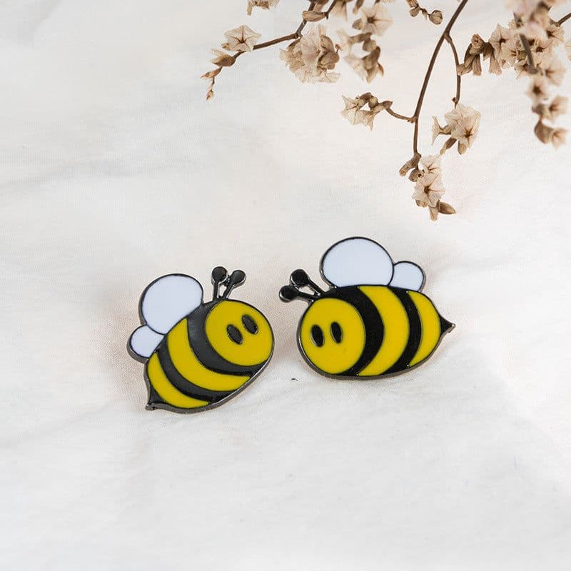 image-Korean Fashion Bee Brooch Insect Pin Alloy Accessory 214xz