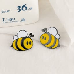 image-Korean Fashion Bee Brooch Insect Pin Alloy Accessory 214xz