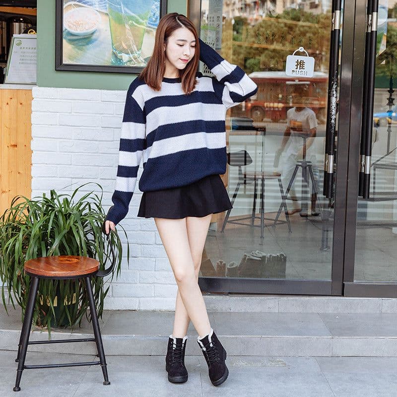 image-Women's Korean Style Snow Boots Flat Heel Winter Cotton Shoes E03