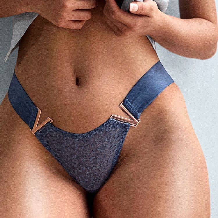 image-Women's Low-Waist Nylon Briefs with V-Ring Metal Buckle & Lace