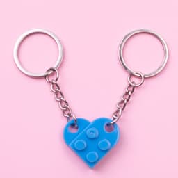 image-Heart-Shaped Couple Keychain Building Blocks DIY Split Gift