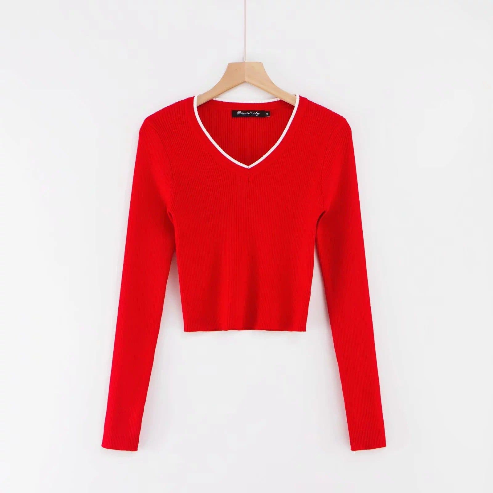 image-Women's Solid Color V-Neck Slim Fit Knitted Sweater STUDC0825