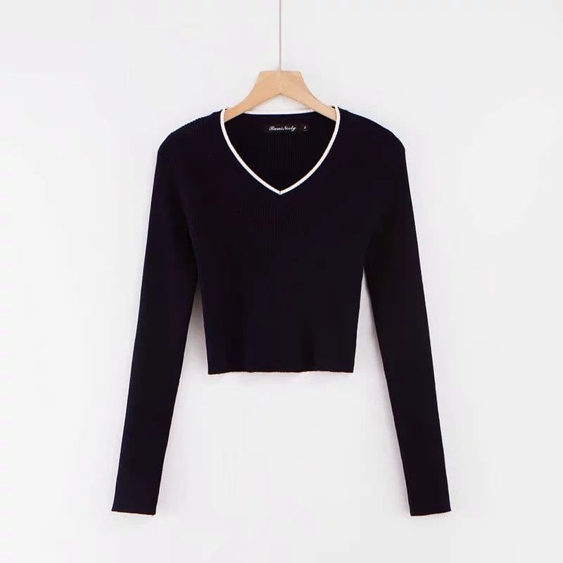 image-Women's Solid Color V-Neck Slim Fit Knitted Sweater STUDC0825