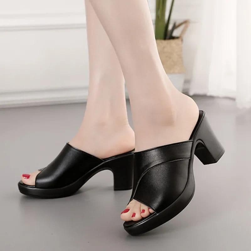 image-Women's Chunky Heel Sandals Hollow Out PU Leather Slip-On Shoes