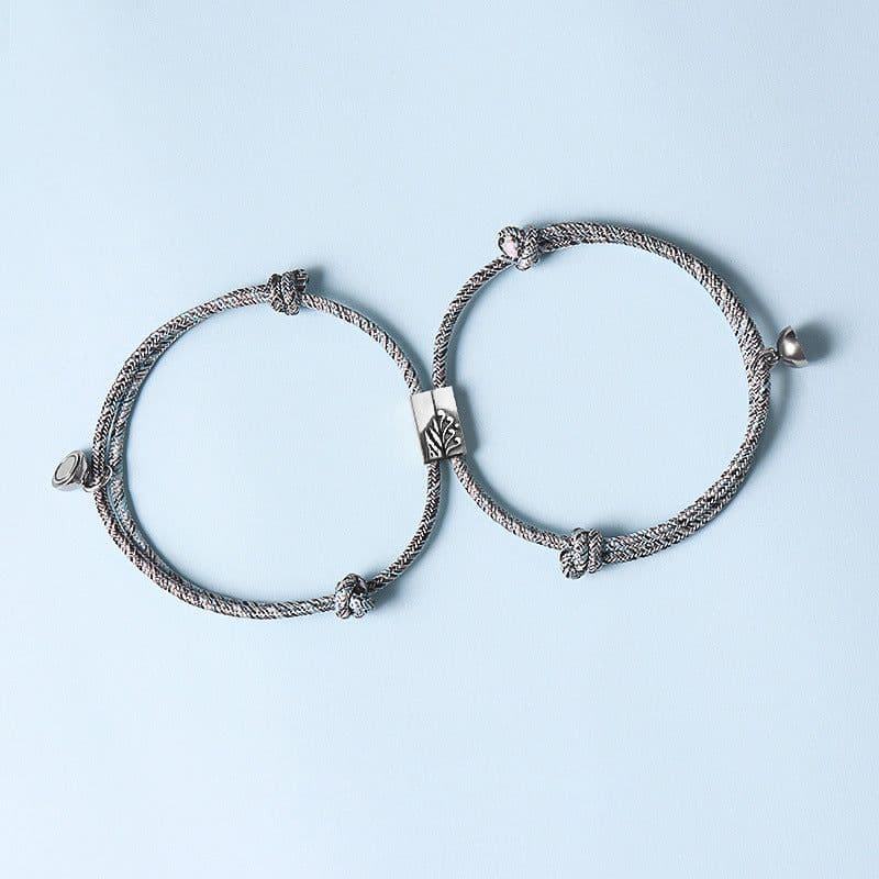 image-Long Yichang Magnetic Couple Bracelets Black Red Alloy Geometry