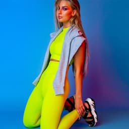 image-Women's Polyester Yoga Fitness Vest Suit Solid Color Activewear
