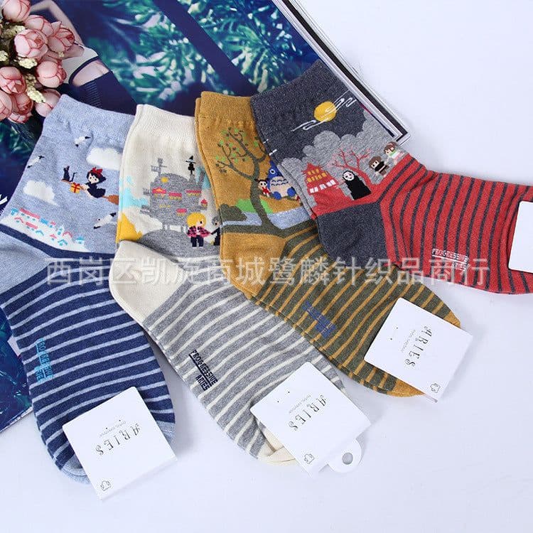 image-Women's Cartoon Cotton Tube Socks - Medium Thickness Winter Casual