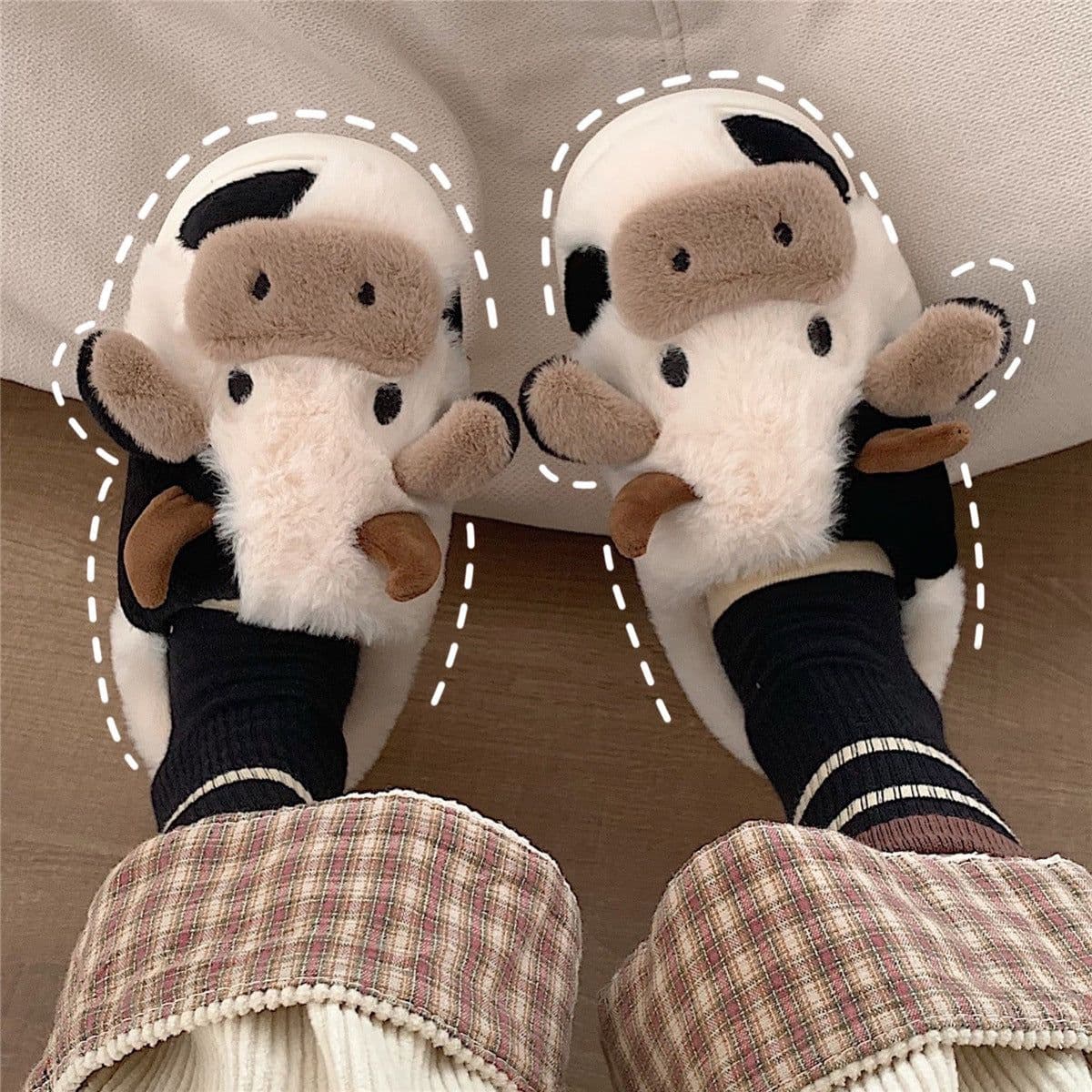 image-Women's Plush Cotton Slippers Non-Slip Warm Indoor Shoes D003btdbn