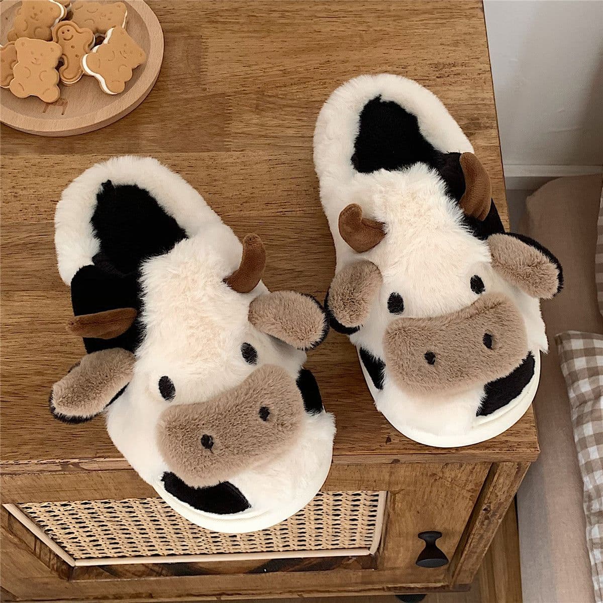 image-Women's Plush Cotton Slippers Non-Slip Warm Indoor Shoes D003btdbn