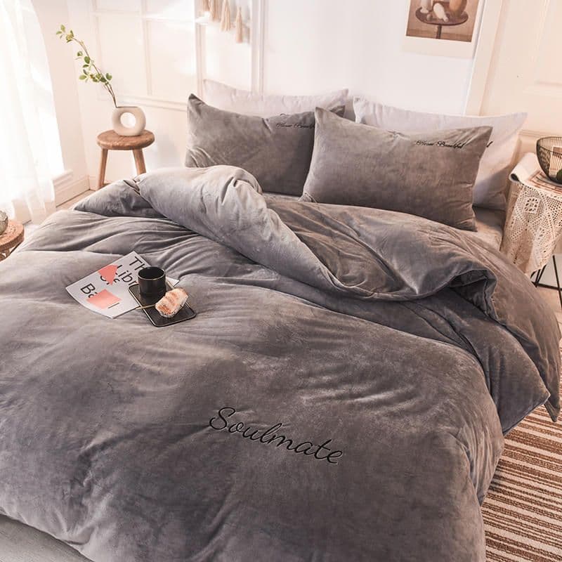 image-Roseman Milk Fleece 4-Piece Bedding Set 1.8m Fitted Sheet