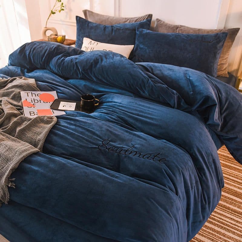 image-Roseman Milk Fleece 4-Piece Bedding Set 1.8m Fitted Sheet