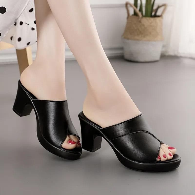 image-Women's Hollow Out Chunky Heel Sandals Mid Heel Leisure Shoes