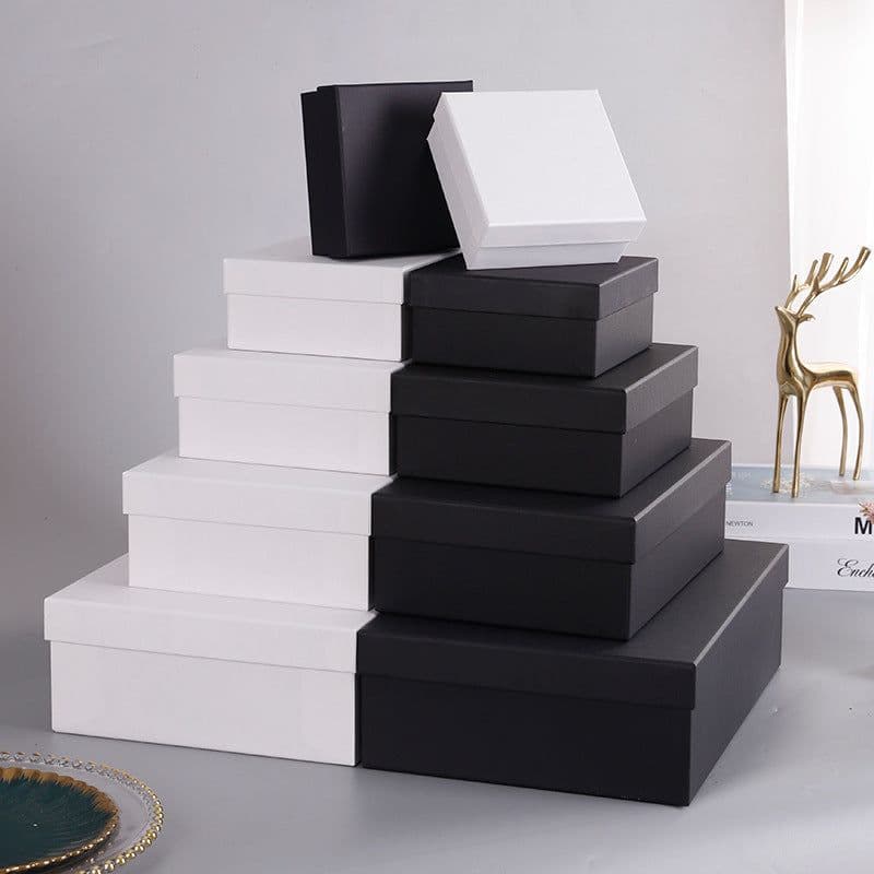 image-Murphy Rectangular Gift Box with Lid 34.8x24.8x10cm White Cardboard