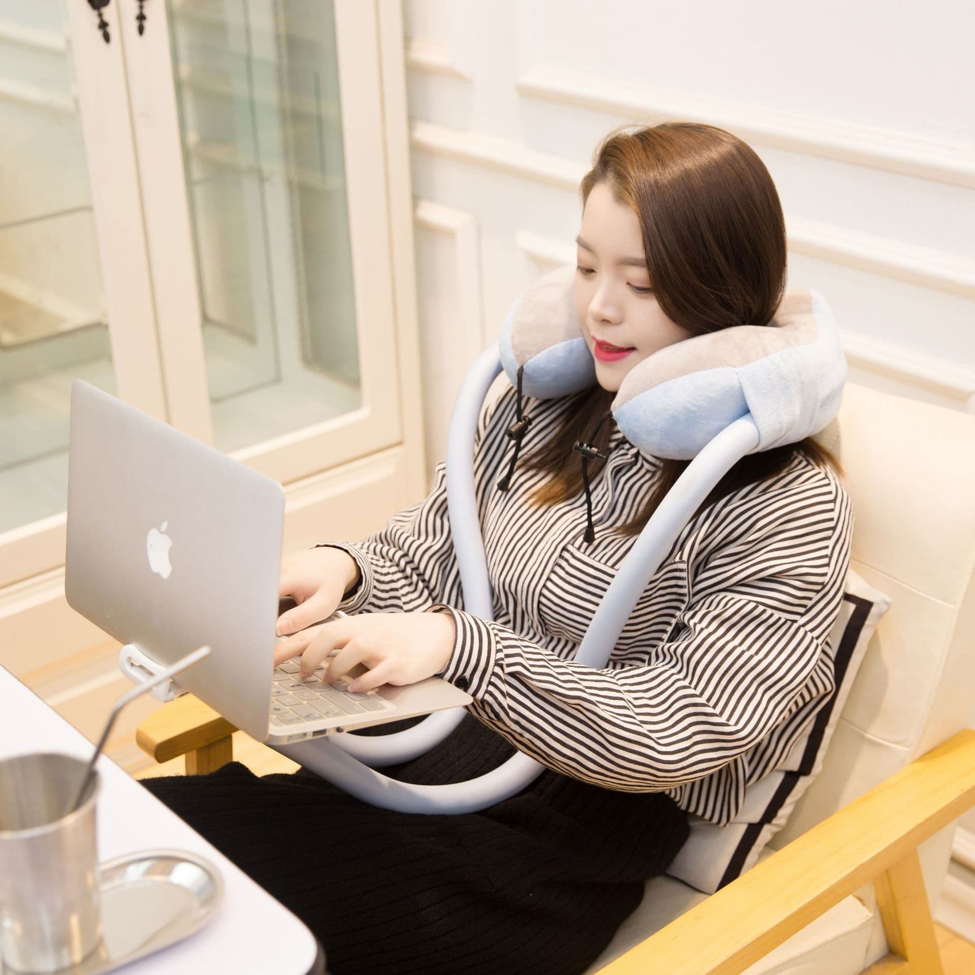 image-FeixiangPillow U-Shaped Neck Pillow with Mobile Phone Bracket