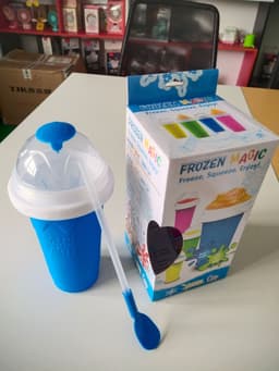 image-Slushy Maker Cup DIY Smoothie Frozen Magic Squeeze Cup 350ml