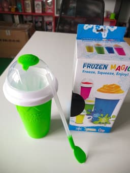 image-Slushy Maker Cup DIY Smoothie Frozen Magic Squeeze Cup 350ml