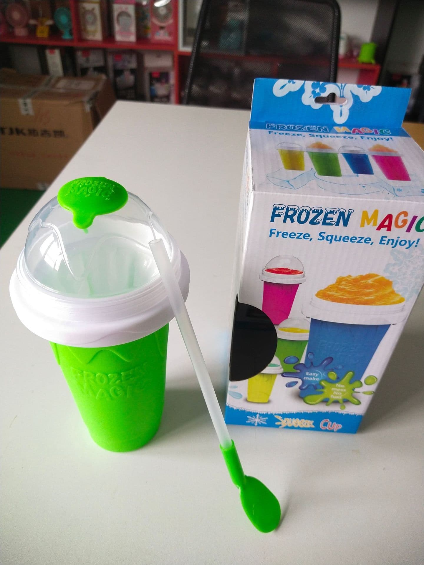 image-Slushy Maker Cup DIY Smoothie Frozen Magic Squeeze Cup 350ml
