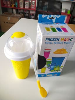 image-Slushy Maker Cup DIY Smoothie Frozen Magic Squeeze Cup 350ml