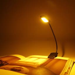 image-LED Clip Lamp USB Rechargeable Reading Light Eye Protection Mini Desk Lamp