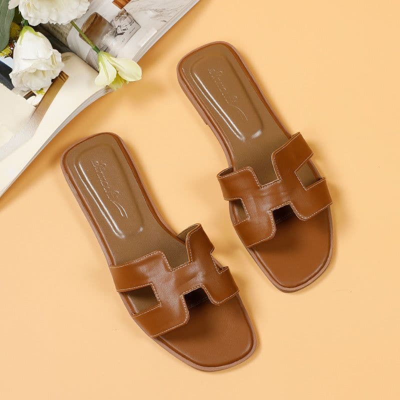 image-Women's Rubber Sole Flat Sandals Summer Non-Slip Beach Slippers