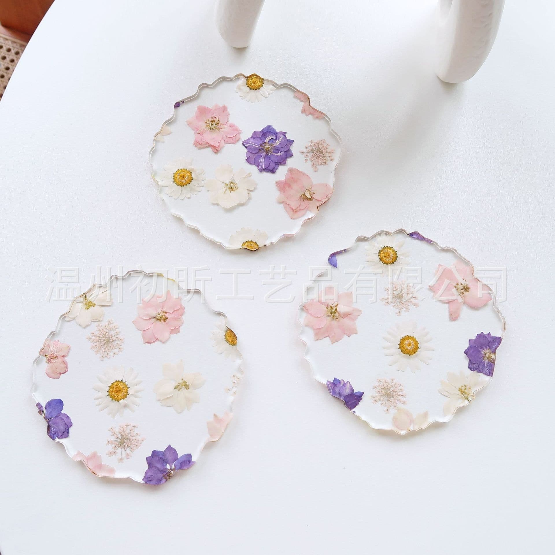 image-Acrylic Resin Coaster with Dried Flowers Insulation Placemat