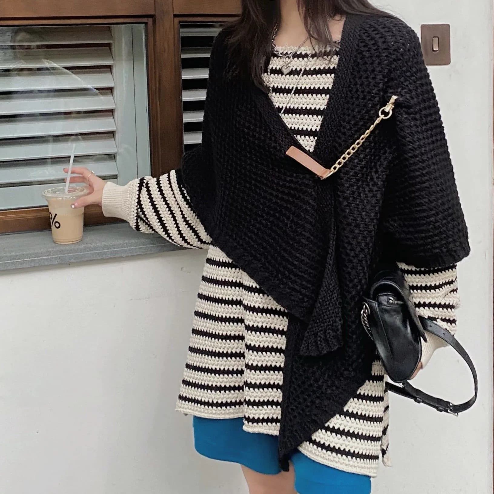 image-Women's Triangular Knit Shawl Scarf - Solid Color Wool Blend