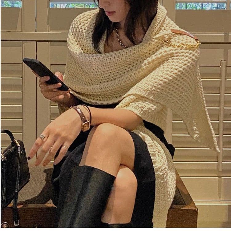 image-Women's Triangular Knit Shawl Scarf - Solid Color Wool Blend