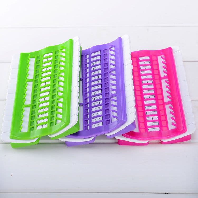 image-Sewing Embroidery Thread Organizer 30-Slot Needle Clip Multi-Function Kit
