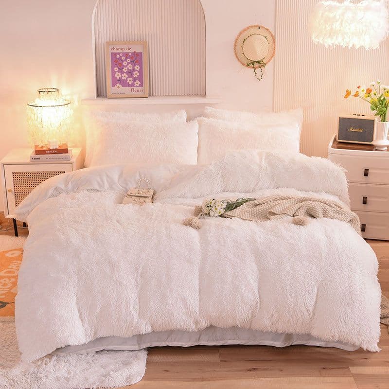image-Mink Velvet 4-Piece Bedding Set Queen Matcha Green Quilt Cover