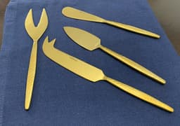 image-Golden Cheese knives set of 4 Stainless Steel Hammered
