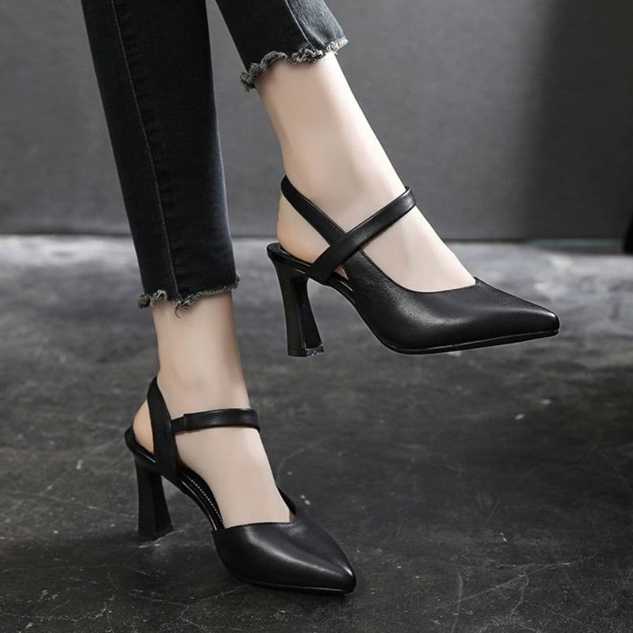 image-Temperament Sandals Women's Summer 2022 New Thick Heel Medium Heel Soft Leather Strap-toe Fashion Women's Shoes High Heels