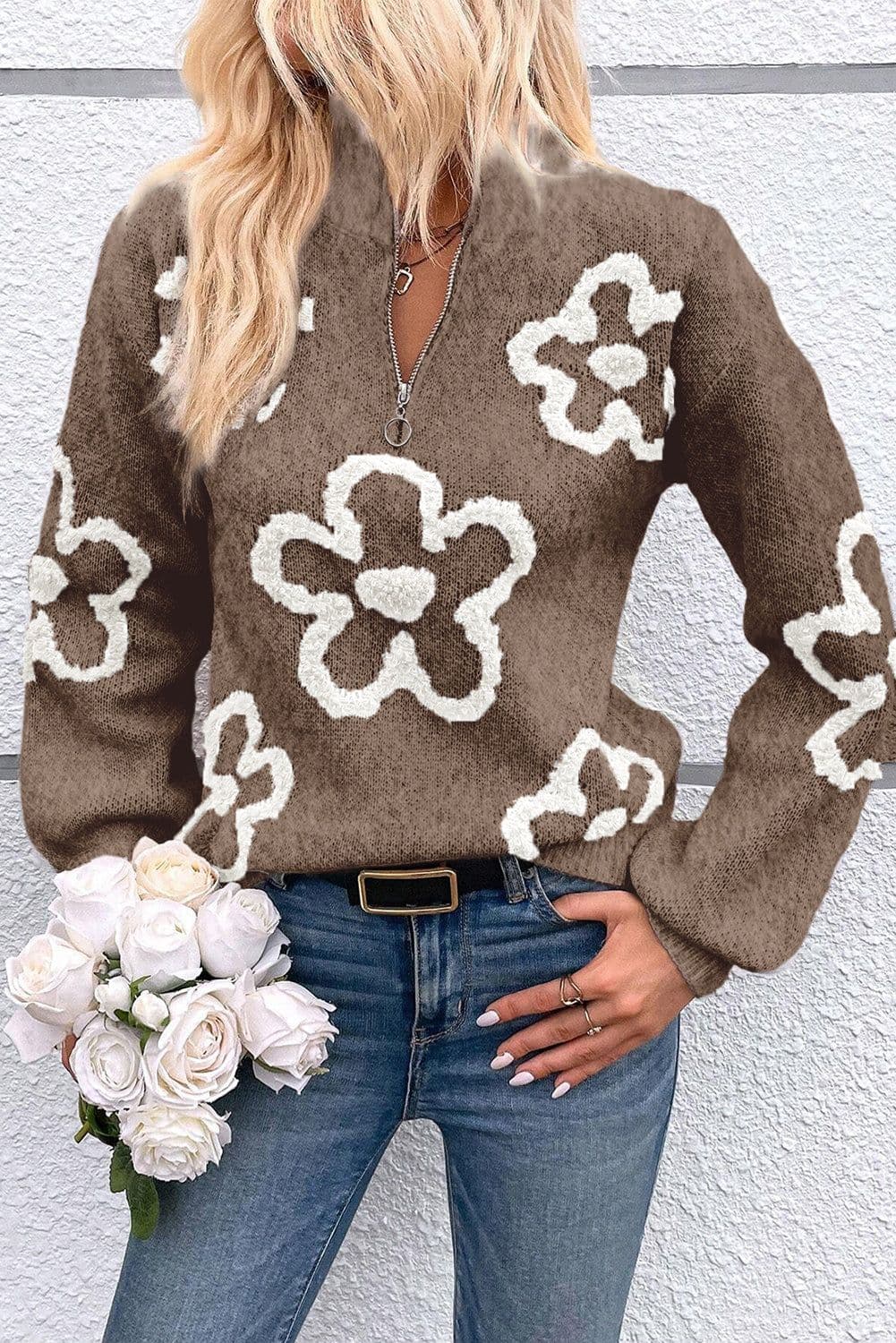 image-Contrast Flower Half-Zipper Sweater - White Stand Neck (63 characters)