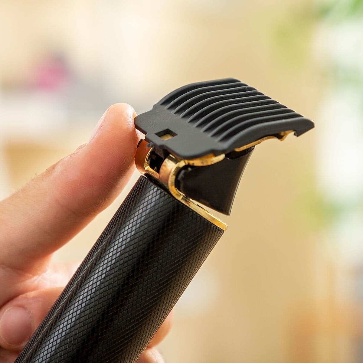 image-Professional Rechargeable Hair Clipper with Accessories Triher InnovaGoods