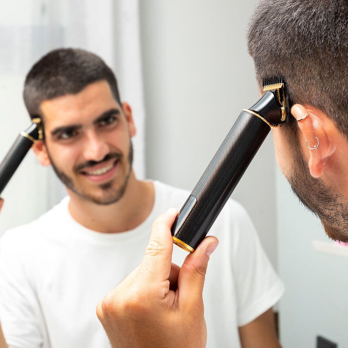 image-Professional Rechargeable Hair Clipper with Accessories Triher InnovaGoods
