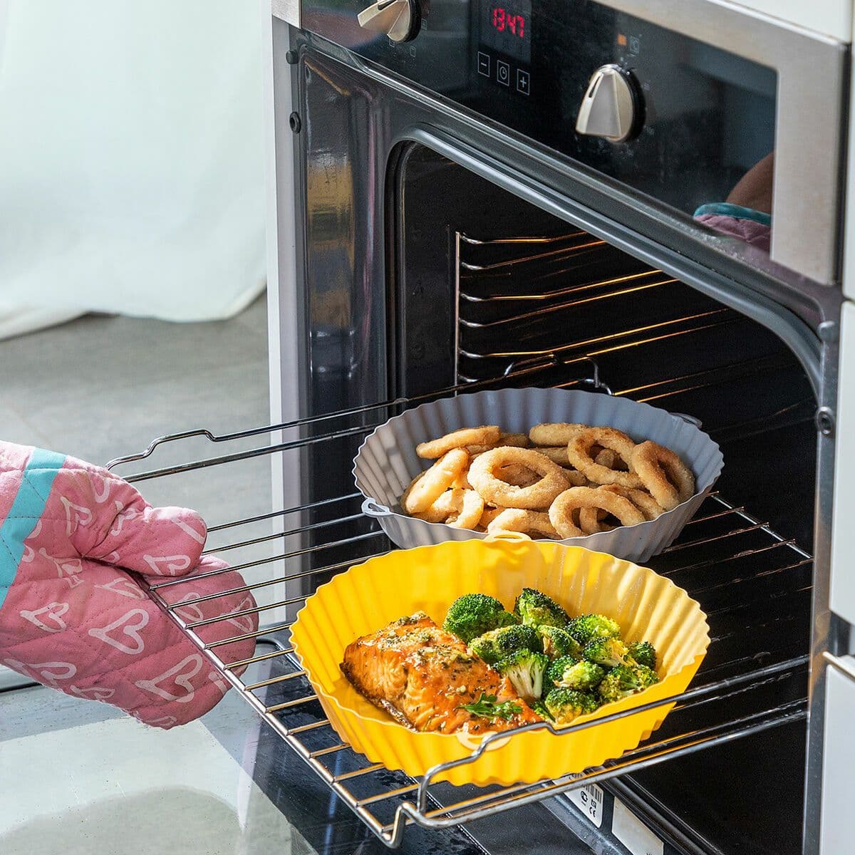 image-Silicone Baskets with Brush for Air Fryers Mollicon InnovaGoods 2 Units