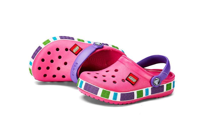image-Wechat business dropshipping new children's hole-in-the-wall shoes, boys and girls beach shoes, summer sandals and slippers, toe-toe breathable hollow sandals