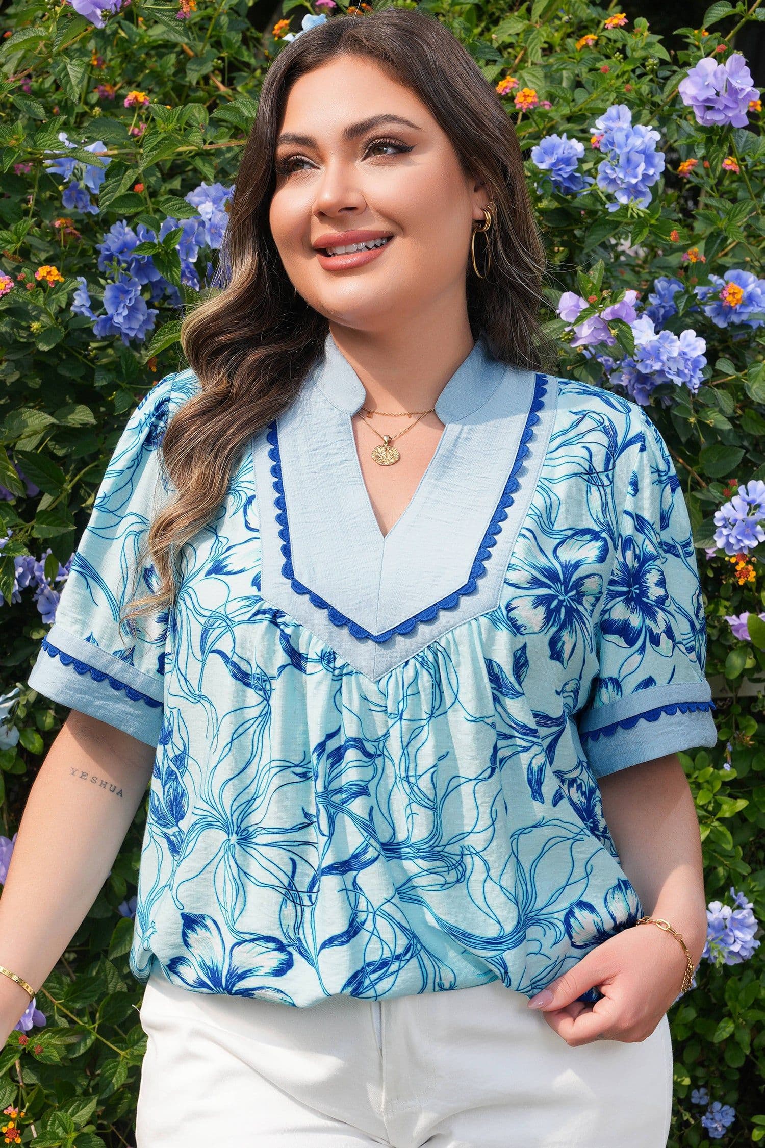 image-Sky Blue Plus Size Scalloped Trim Floral Short Sleeve Blouse