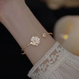 image-Rotating Clover Bracelet Copper Luxury Style Women's Jewelry