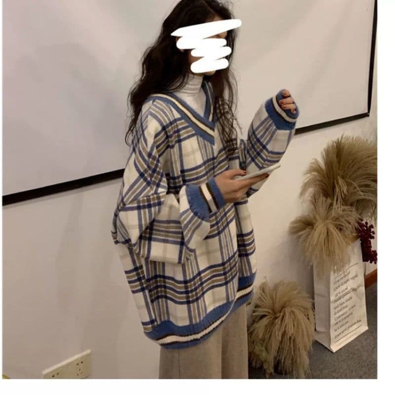 image-Xin Qi Te Women's Plaid V-Neck Sweater Long Sleeve Loose Fit