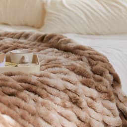 image-Honey Pocket Nordic Coral Fleece Blanket 150x200cm Solid Color