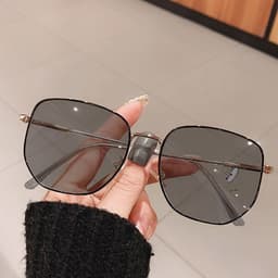 image-Metal Frame Color-Changing Oval Glasses FB5 Large Frame Myopia