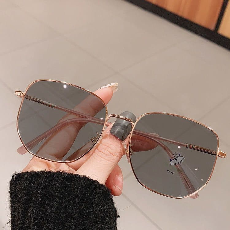 image-Metal Frame Color-Changing Oval Glasses FB5 Large Frame Myopia