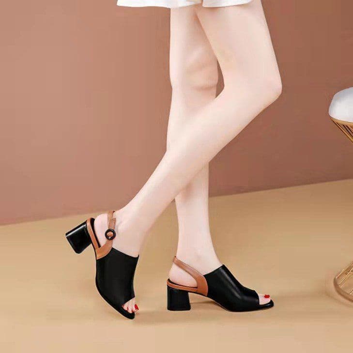 image-Women's Roman Style Sandals Fish Mouth Patent Leather Buckle