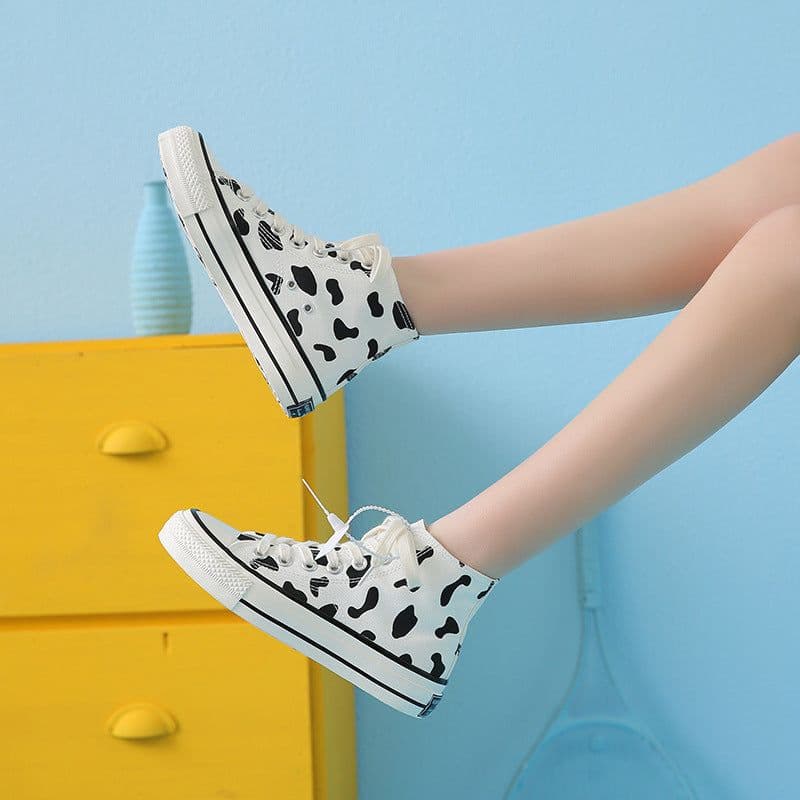 image-Hua Wusha Canvas High-Top Sneakers Cow Pattern Black White