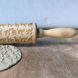 image-JM01028 Wooden Embossed Rolling Pin with Kitten Pattern