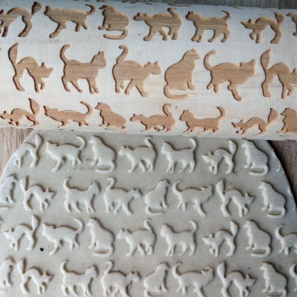image-JM01028 Wooden Embossed Rolling Pin with Kitten Pattern