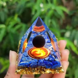 image-Cross-border foreign trade explosive crystal ball pyramid 5.6 cm crystal gravel epoxy resin home handmade ornaments 9
