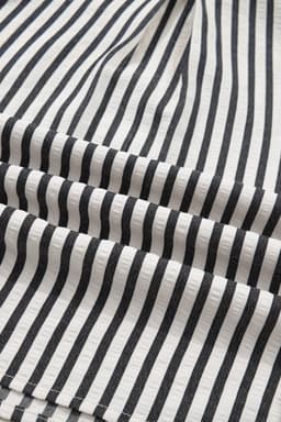 image-Green Stripe Collared Split Neck Bubble Sleeve Blouse